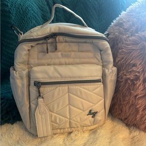 Lug Alpine Crossbody Bag in Pebble! EUC